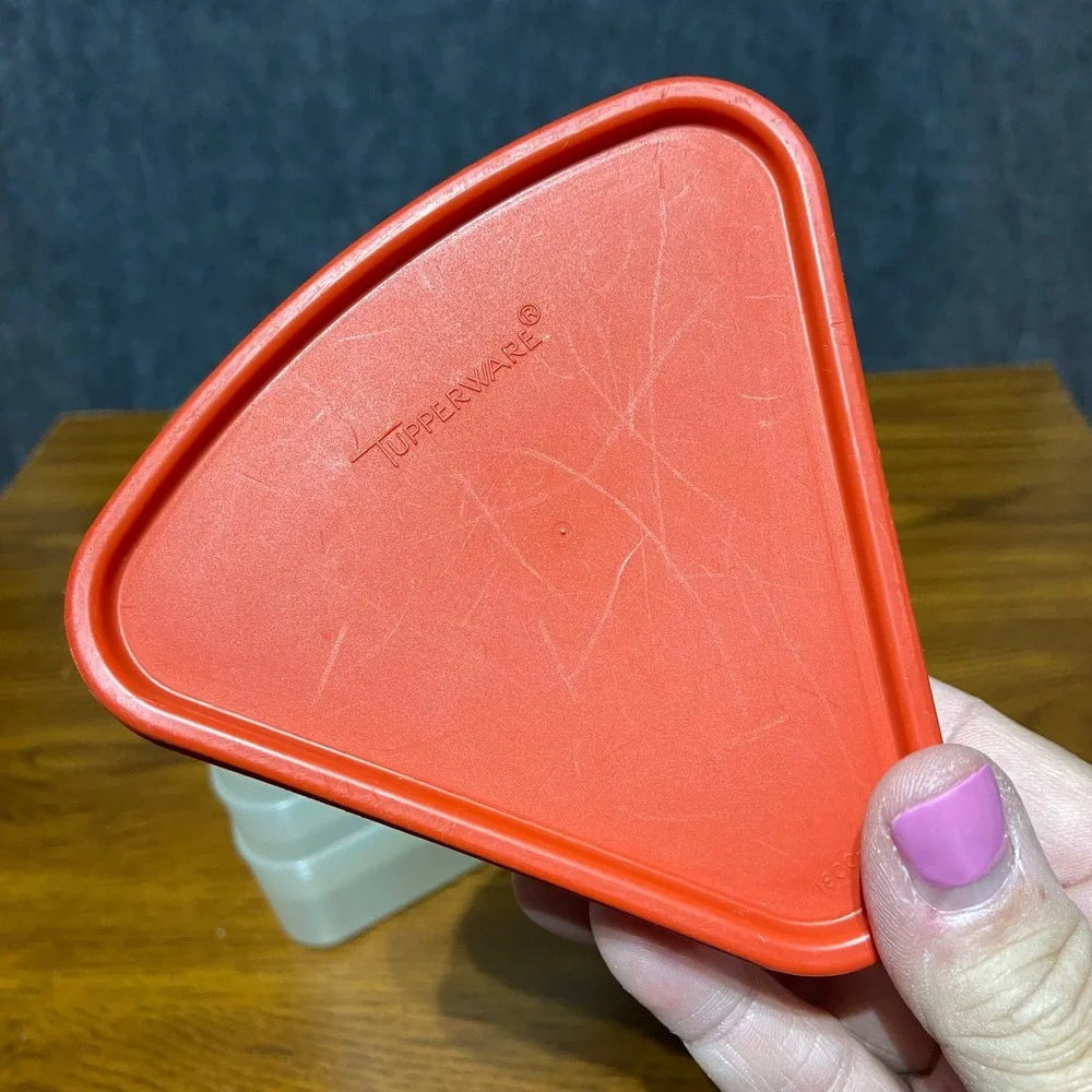 Tupperware‎ Vintage Pie Slice Cake Wedge Keepers Set of 6 Red Lids 1799 1800 USA